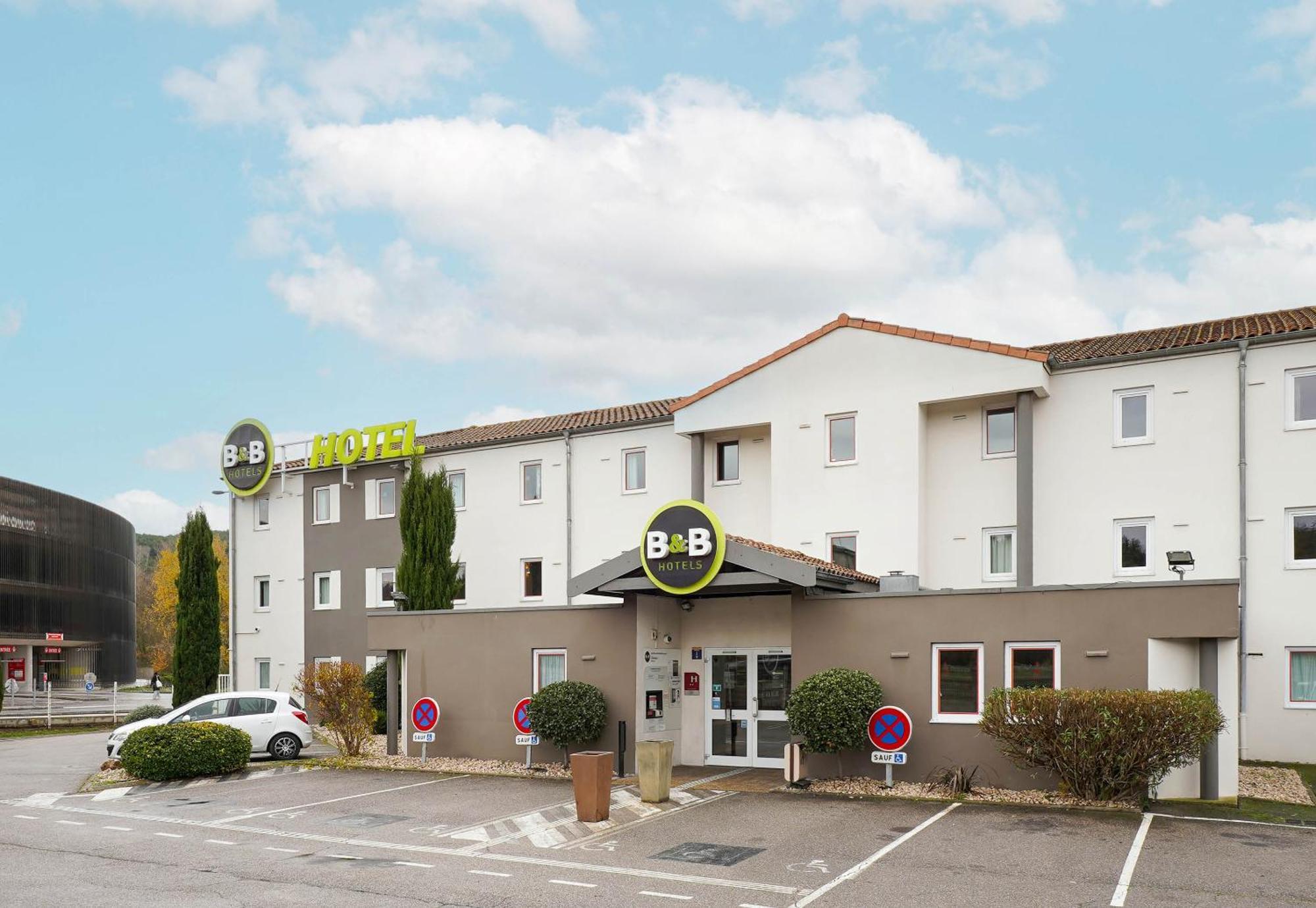 Pont De L'arc Hotel 2*